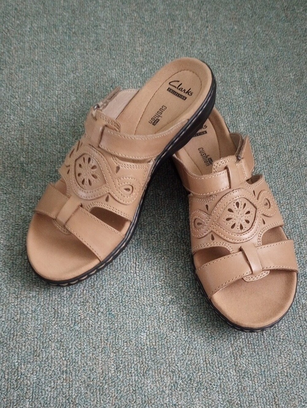 Clarks Nude Tan Leather Slide Sandals NWT Size 7.5